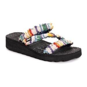 MUK LUKS Women's Wave Riptide Sandals white multi size 9 NWT